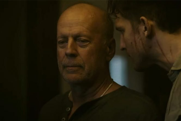 Bruce Willis defiende a su familia en el nuevo tráiler de Survive The Night